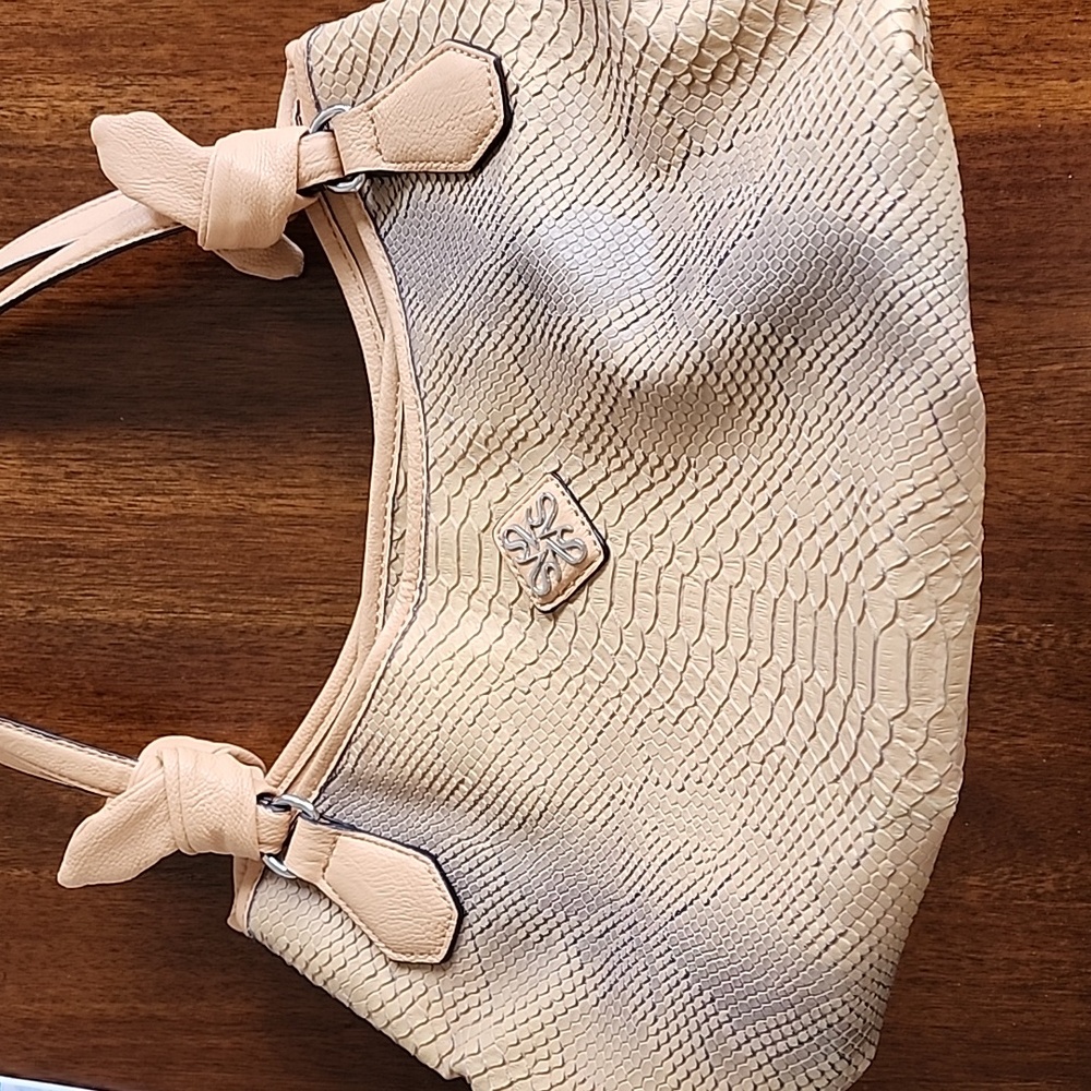 Vera Wang pocketbook